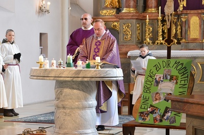 Die heurigen Erstkommunionkinder stellen sich vor.