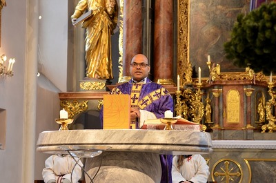 Familienmesse und Segnung der Adventkränze