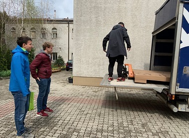 Lieferung des Tischtennistisches