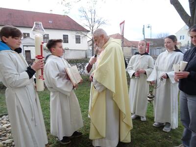 Feier der Osternacht in Ameis