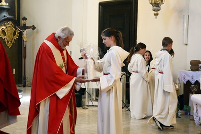 Gottesdienst und Pfarrfest in Asparn/Zaya