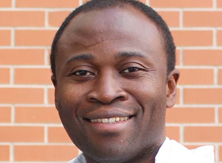 Kardinal Schönborn weiht am 6. November Salesianer Simplice Tchoungang zum Priester.