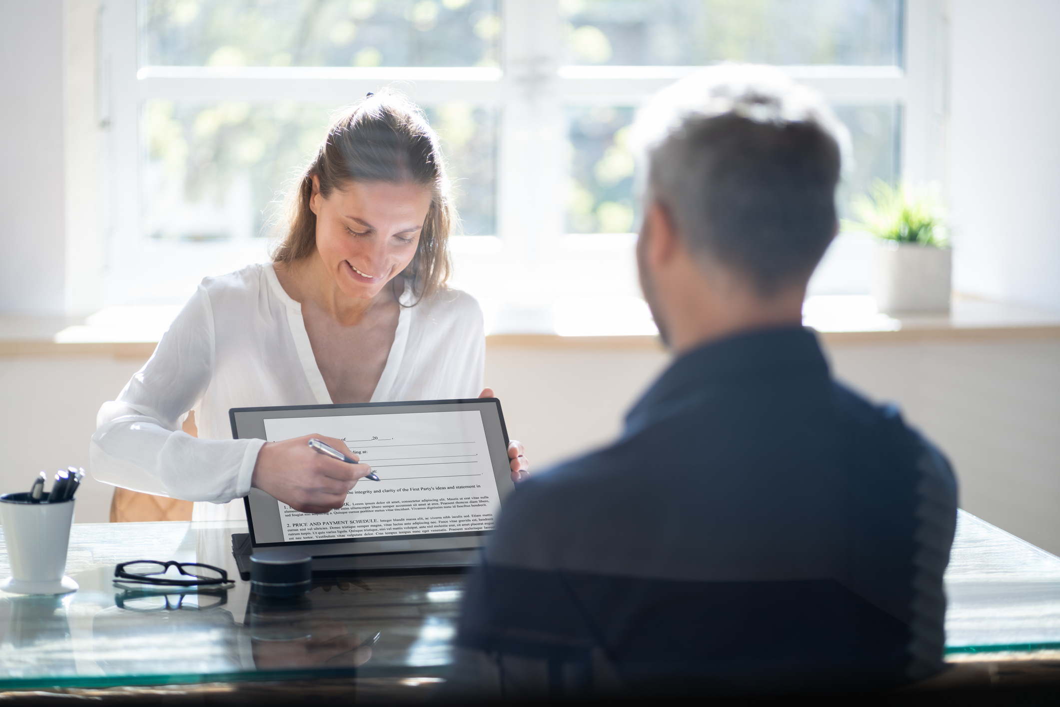 Employee Contract Or Financial Advisor Loan In Business Office