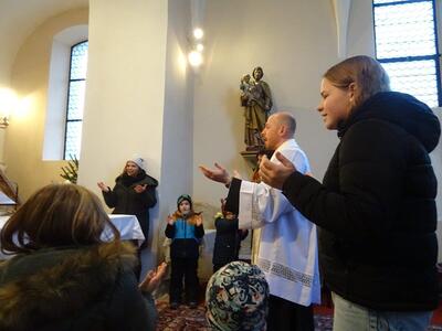 Krippenandacht in der Kirche in Ameis