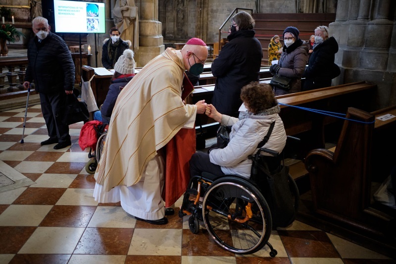 Menschen mit Behinderung feiern Gottesdienst im Stephansdom