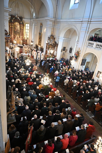 Erzbischof Grünwidl feierte Festmesse im Vikariat Nord