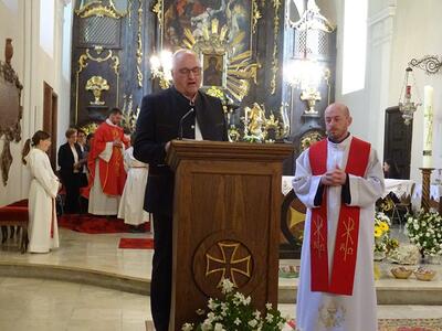 Gottesdienst und Pfarrfest in Asparn/Zaya