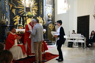 Gottesdienst und Pfarrfest in Asparn/Zaya