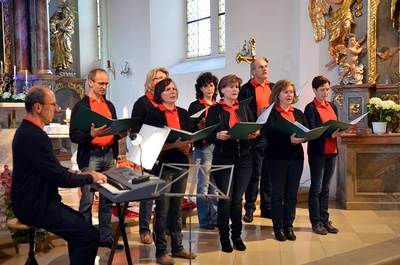 'Die schönsten Marienlieder' mit und von der Singgemeinschaft Gnadendorf bei der Langen Nacht der Kirchen 2015