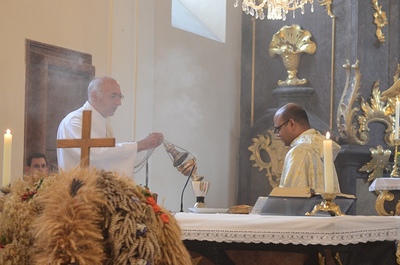 Amtseinführung Pater Nicholas Thenammakkal in der Pfarrkirche Asparn/Zaya