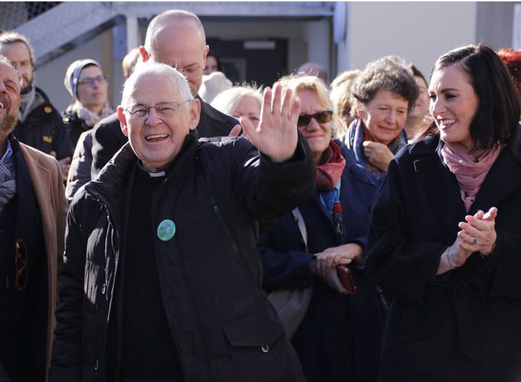 Wohnprojekt soll ab Dezember 24 alkoholkranke Obdachlose beherbergen. Initiator P. Pucher: 'Obdachlosigkeit in Österreich zur Gänze überwindbar'.