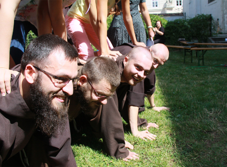 „Alles steht Kopf“ im Kapuzinerkloster Wiener Neustadt