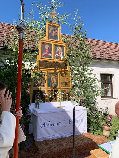 Feier des Fronleichnamsfestes in Ameis