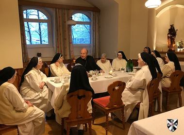 Kardinal zu Besuch bei den Dominikanerinnen / Dominikanerinnen Wien