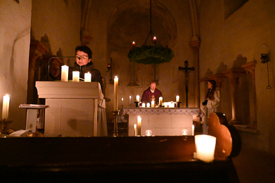 Gottesdienst bei Kerzenschein
