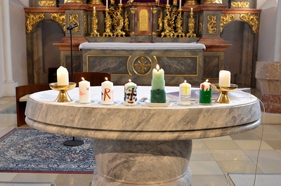 Die heurigen Erstkommunionkinder stellen sich vor.