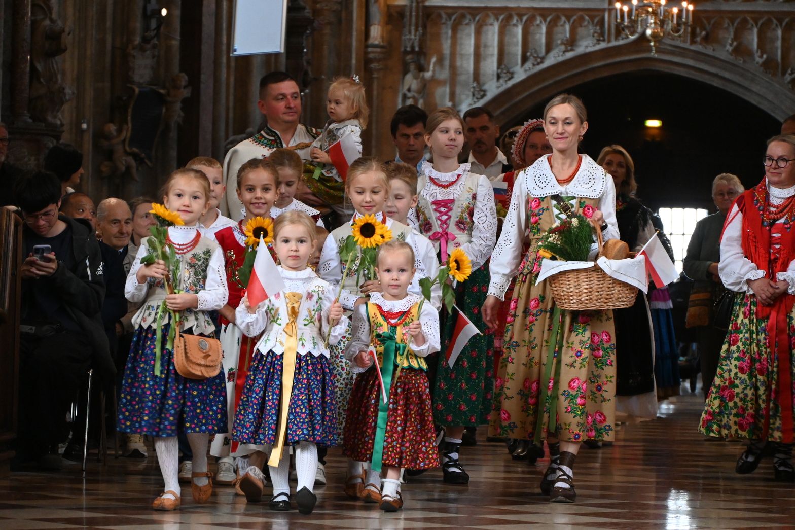 Sonntag der Völker im Stephansdom