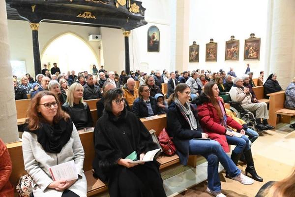 Martinsfest im Zeichen christlicher Solidarität / kathbild.at / Franz Josef Rupprecht Feirliches Martinsfest
