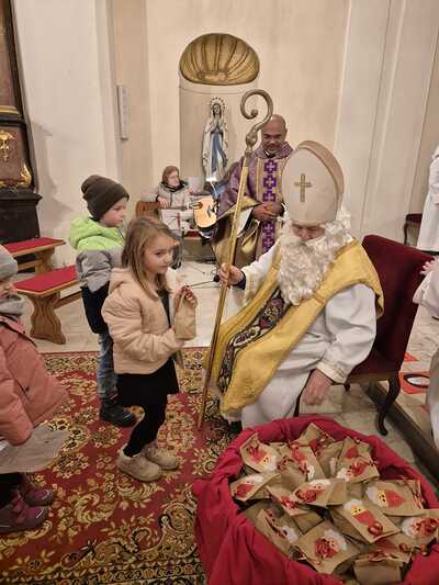 Familienmesse mit Nikolofeier