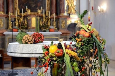 Erntedankfest: Eucharistiefeier und Agape 2016