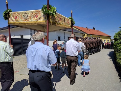 Gottesdienst und Prozession
