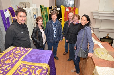 'Liturgische Gewänder ganz nah' - Programmpunkt bei der Langen Nacht der Kirchen 2015