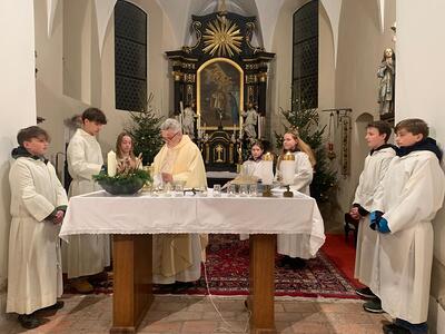 Feier in der Kirche in Ameis