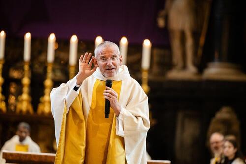 Generalvikar Nikolaus Krasa fragt bei seiner Predigt nach dem göttlichen Ohrwurm.