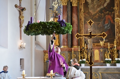 Segnung der Adventkränze