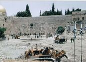 https://de.wikipedia.org/wiki/Westmauer#/media/Datei:PikiWiki_Israel_47231_Revealing_of_the_Western_Wall_.jpg