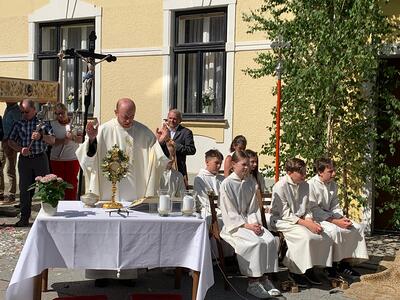 Feier des Fronleichnamsfestes in Ameis