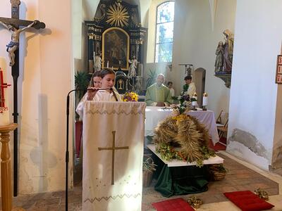 Feier in der Kirche in Ameis