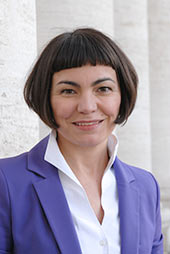 Gudrun Sailer; Redakteurin Vatican News. Berichtet von der Amazonien-Synode / Charlotta Smeds