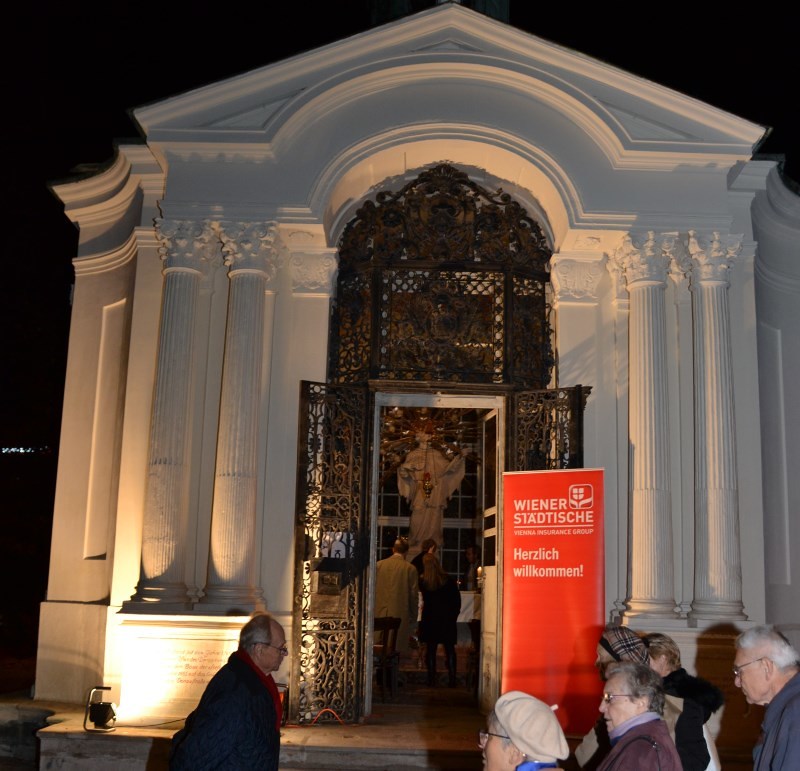 Die Wiedereröffnung der renovierten Johannes Nepomuk-Kapelle am Donaukanal wurde mit einer Festmesse gefeiert.