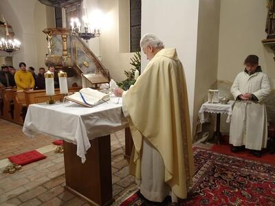 Feier in der Kirche in Ameis