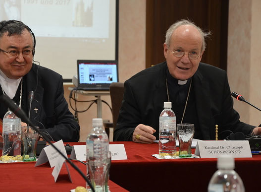 Kardinal bei Pressegespräch in Sarajewo: Schritt aus der Isolation nötig - Bosnischer Islam wäre für Islam in Europa 'wichtiger Partner'.