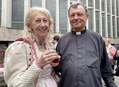 Die Jubilarin mit P. Thaddäus