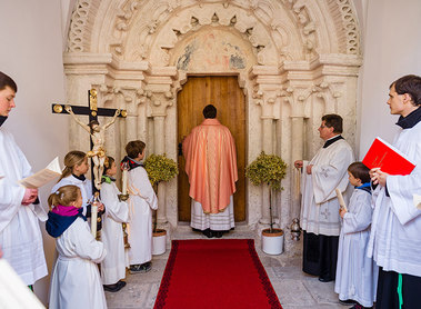 Öffnung der Heiligen Pforte in Klein-Mariazell