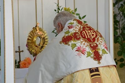 Hl. Messe und Fronleichnamsprozession