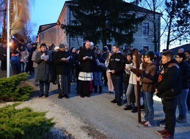 Kreuzweg als Abschluss der Bischöflichen Visitation