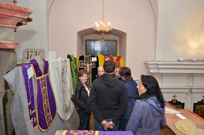 'Liturgische Gewänder ganz nah' - Programmpunkt bei der Langen Nacht der Kirchen 2015