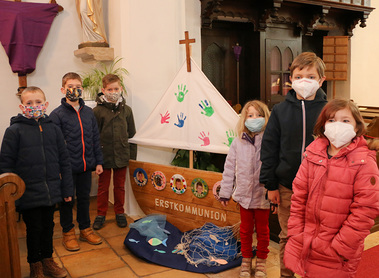 Sechs Kinder der Pfarre Immendorf bereiten sich auf ihre Erstkommunion vor. 