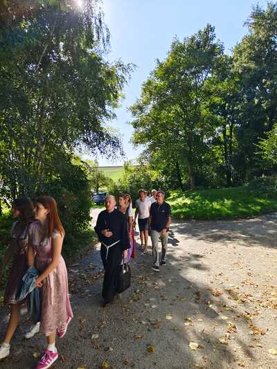 Kranzniederlegung und Gottesdienst