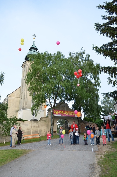 'Kinderliturgie - Mit allen Sinnen feiern' - Wortgottesfeier und Stationenbetrieb