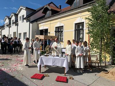 Feier des Fronleichnamsfestes in Ameis