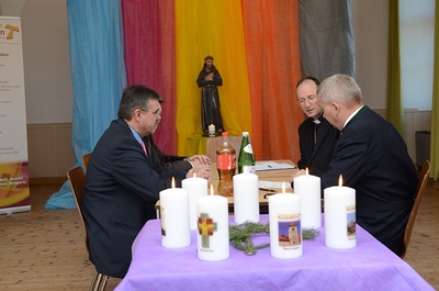 Bischof Turnovszky mit den Bürgermeistern