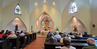Heilige Messe mit Weihbischof Turnovszky und Tiersegnung