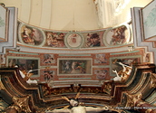 Kreuzaltar, Fresken