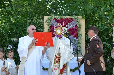 Festgottesdienst und Fronleichnamsprozession