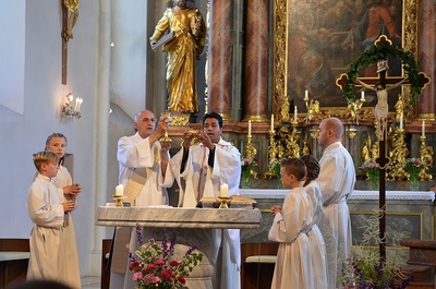 Festgottesdienst und Fronleichnamsprozession